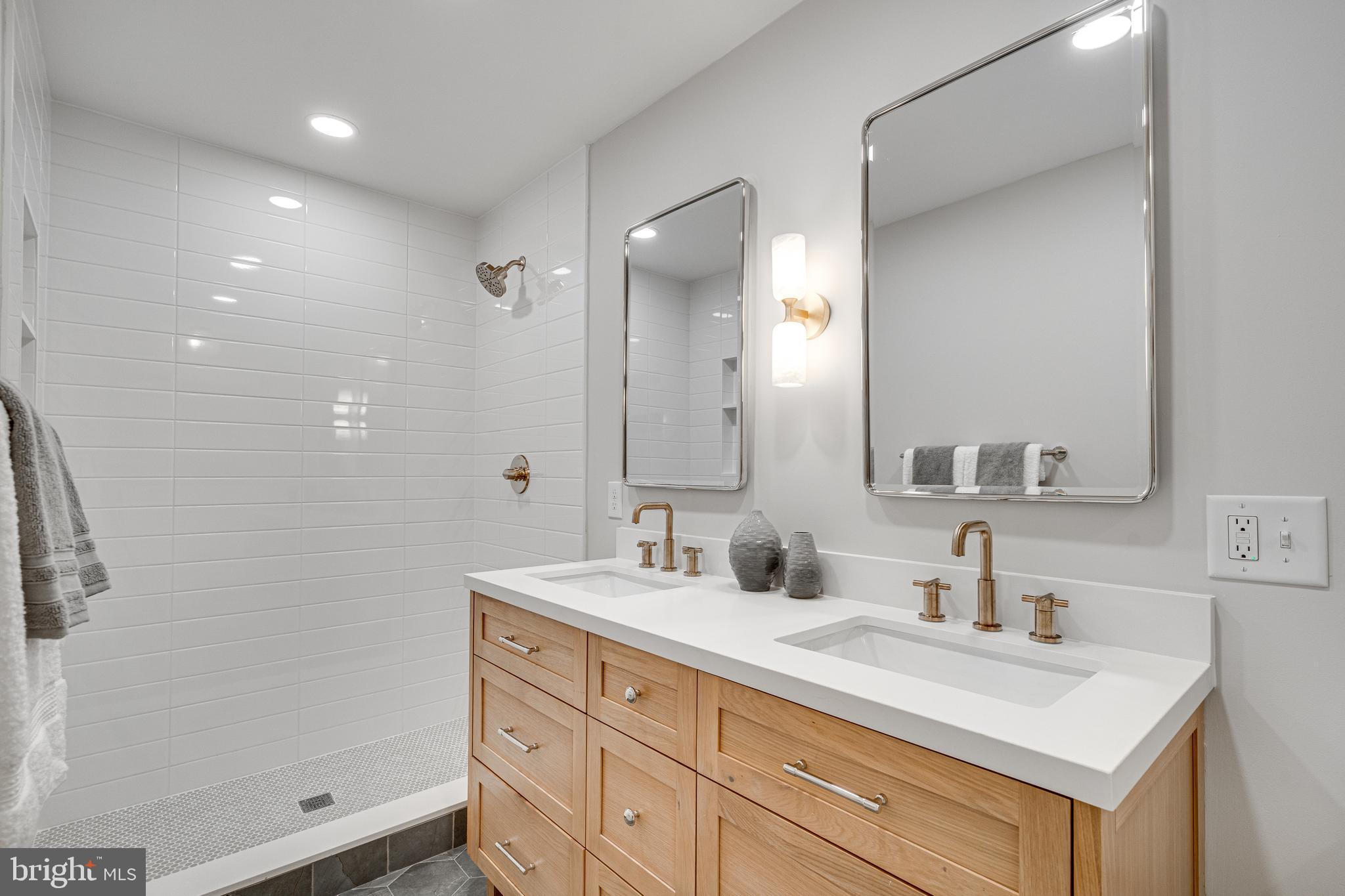 KINGS PARK WEST - Residential