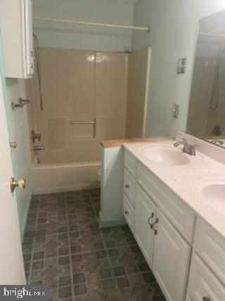 OXFORD LANDING - Residential