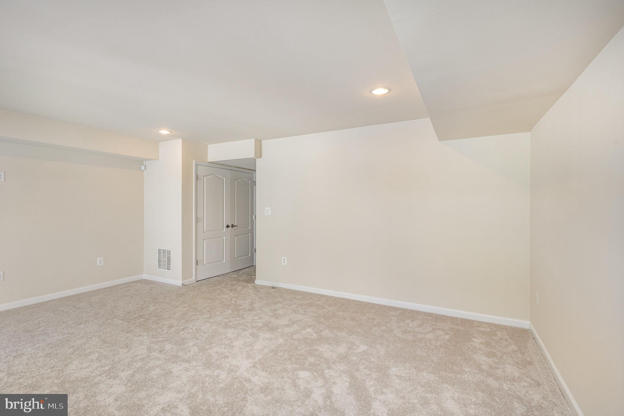 RAPPAHANNOCK LANDING - Residential Lease