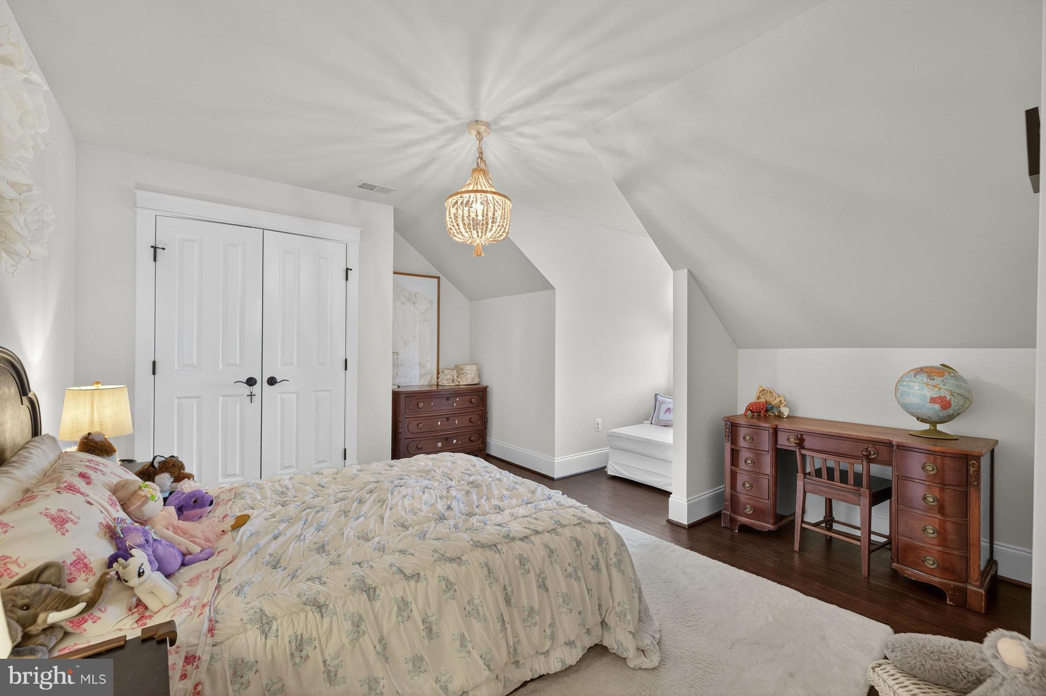 APPLETON FARM ESTATES - Residential