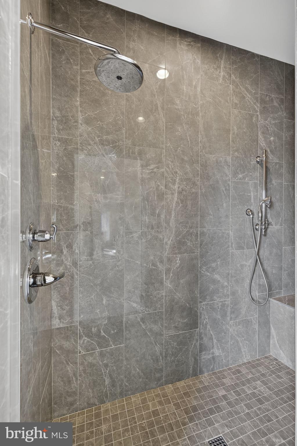 APPLETON FARM ESTATES - Residential