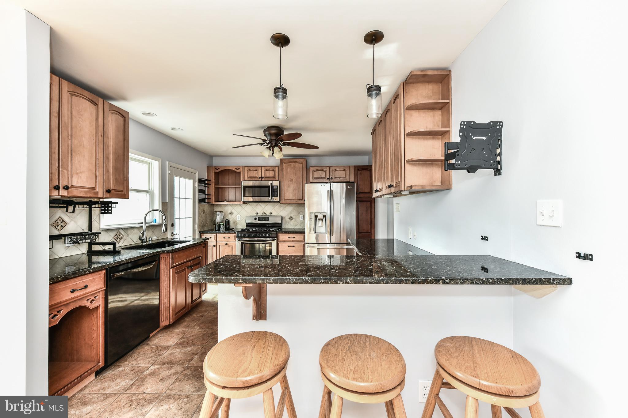 ROLLING VALLEY - Residential Lease