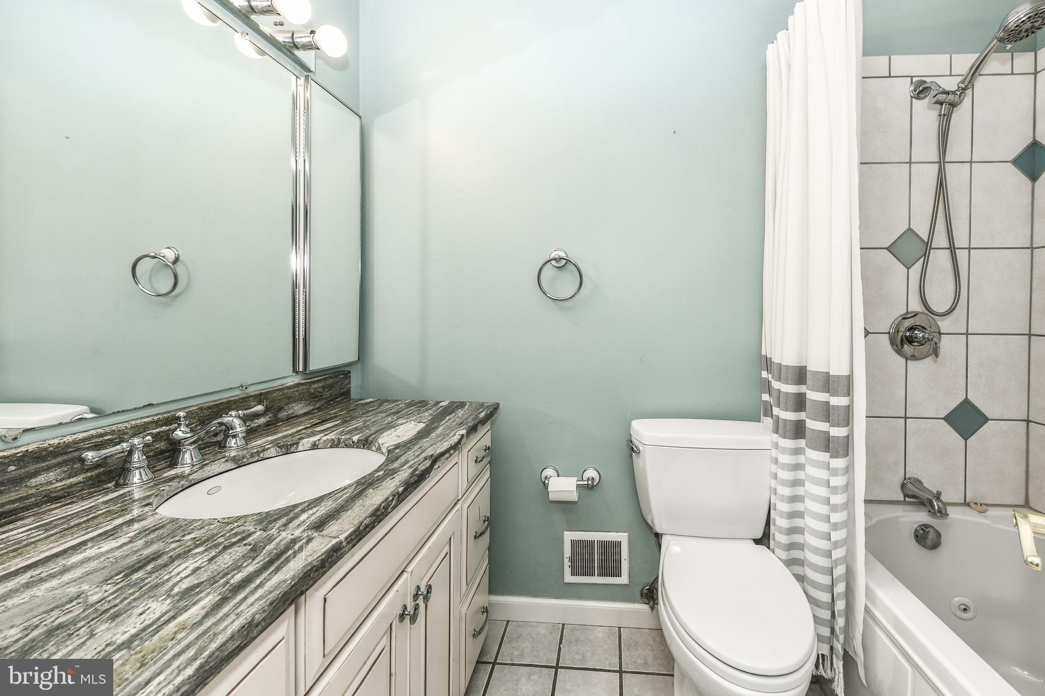 ROLLING VALLEY - Residential Lease