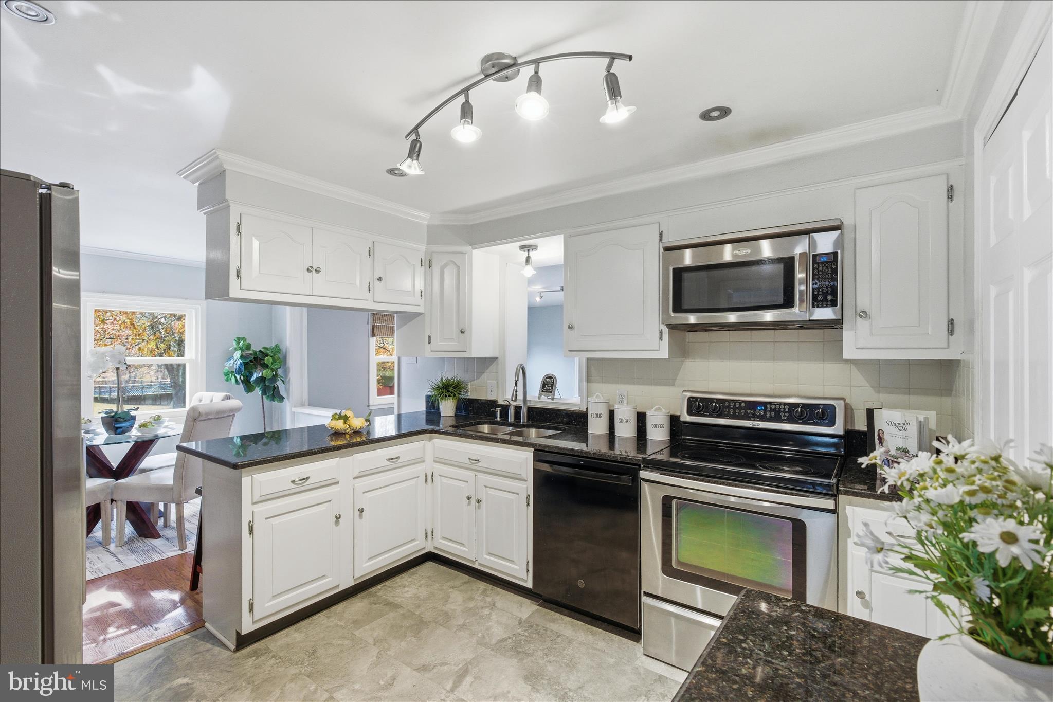 BIRCH MANOR - Residential