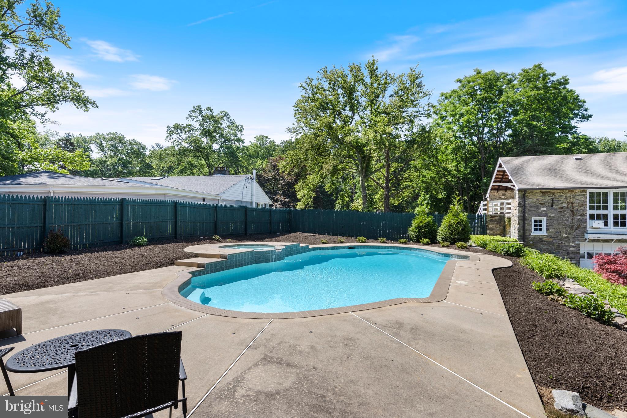 LAVEROCK - Residential