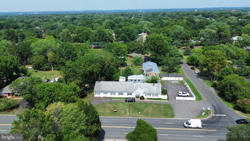 Single Furnished and windowed office for lease with immediate occupancy. Onsite management and mail service with shared conference room and reception area.  Building located in Old Town Manassas, 1 mile from PWC Courthouse and Hospital.  Additional offices are available.  Owner/Agent.