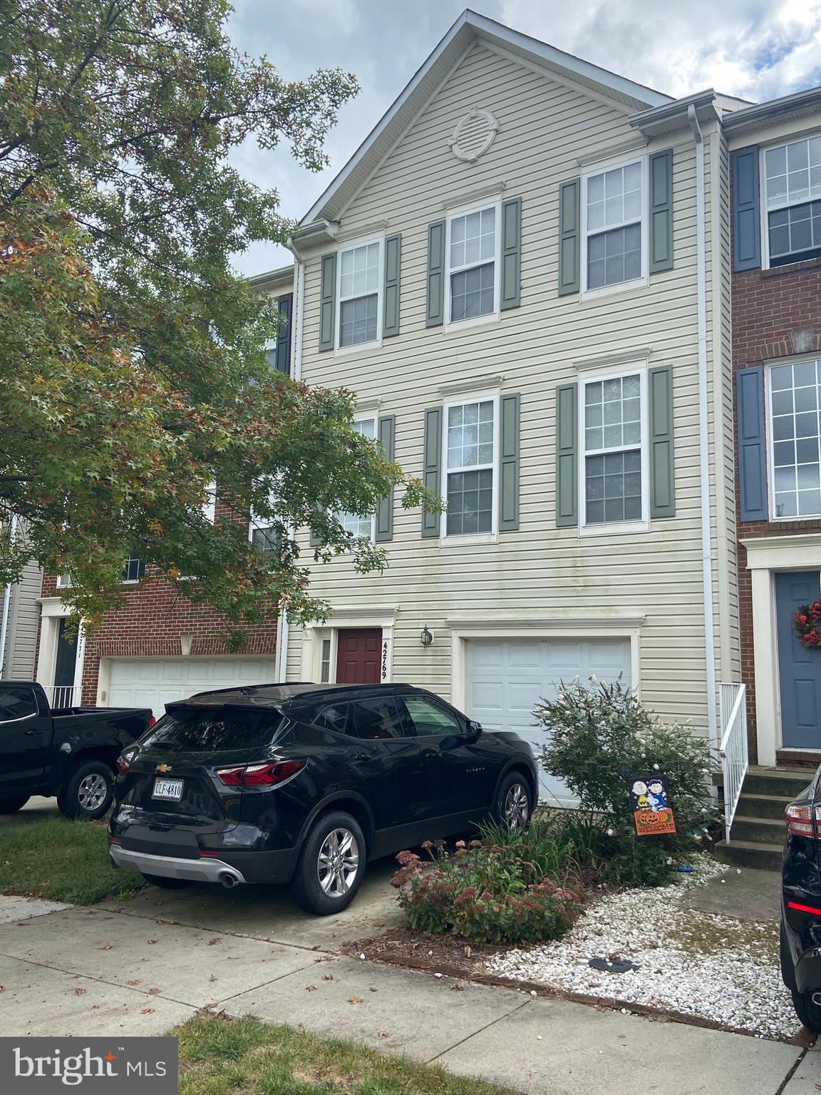 SOUTH RIDING - Residential Lease