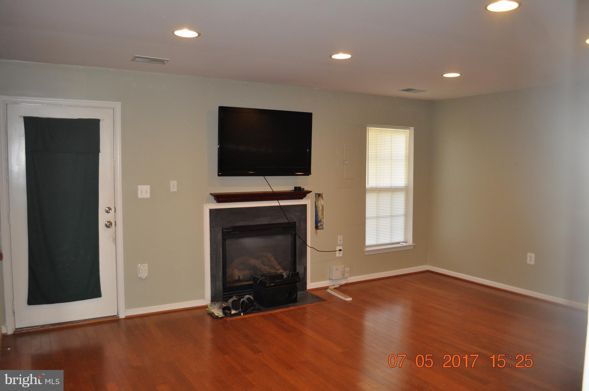 SOUTH RIDING - Residential Lease