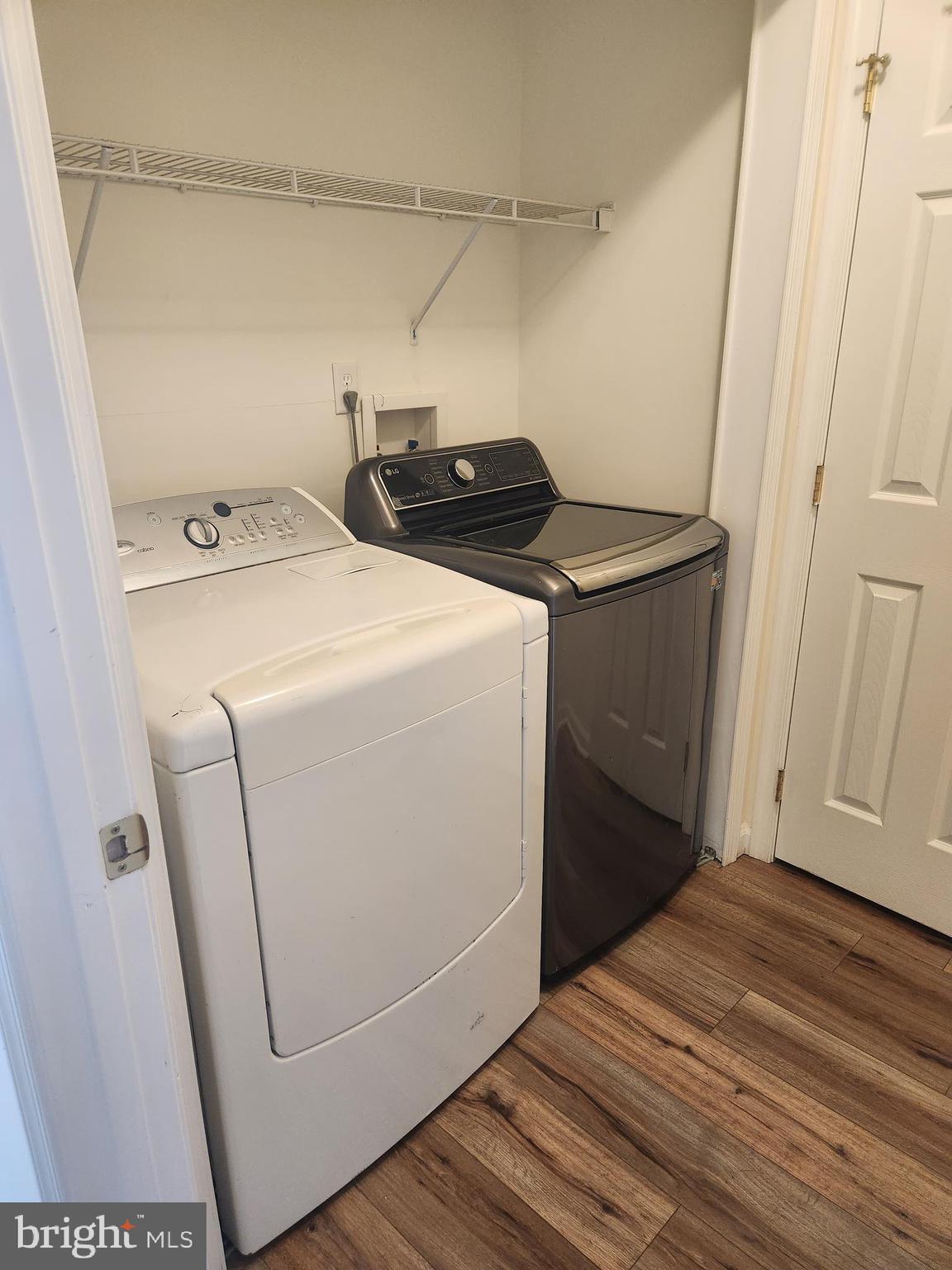 THE TOWNES OF RIDGEWAY - Residential Lease