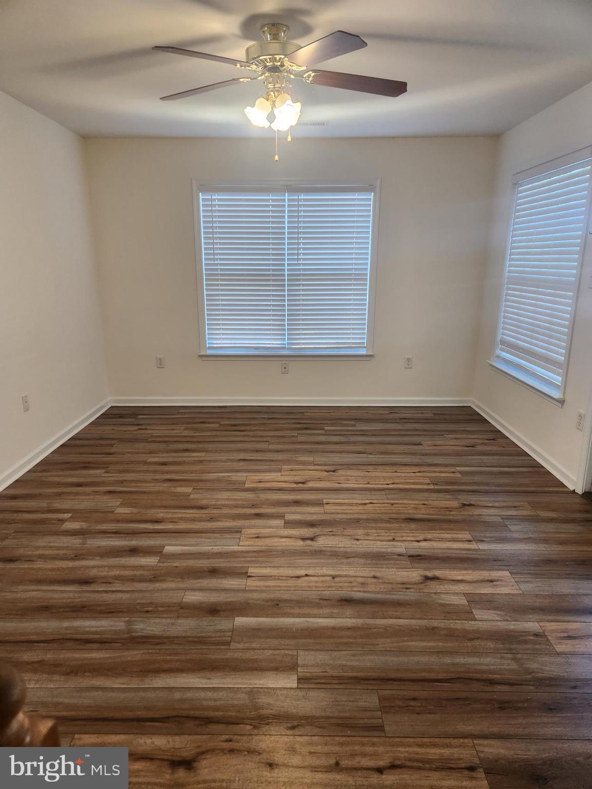 THE TOWNES OF RIDGEWAY - Residential Lease