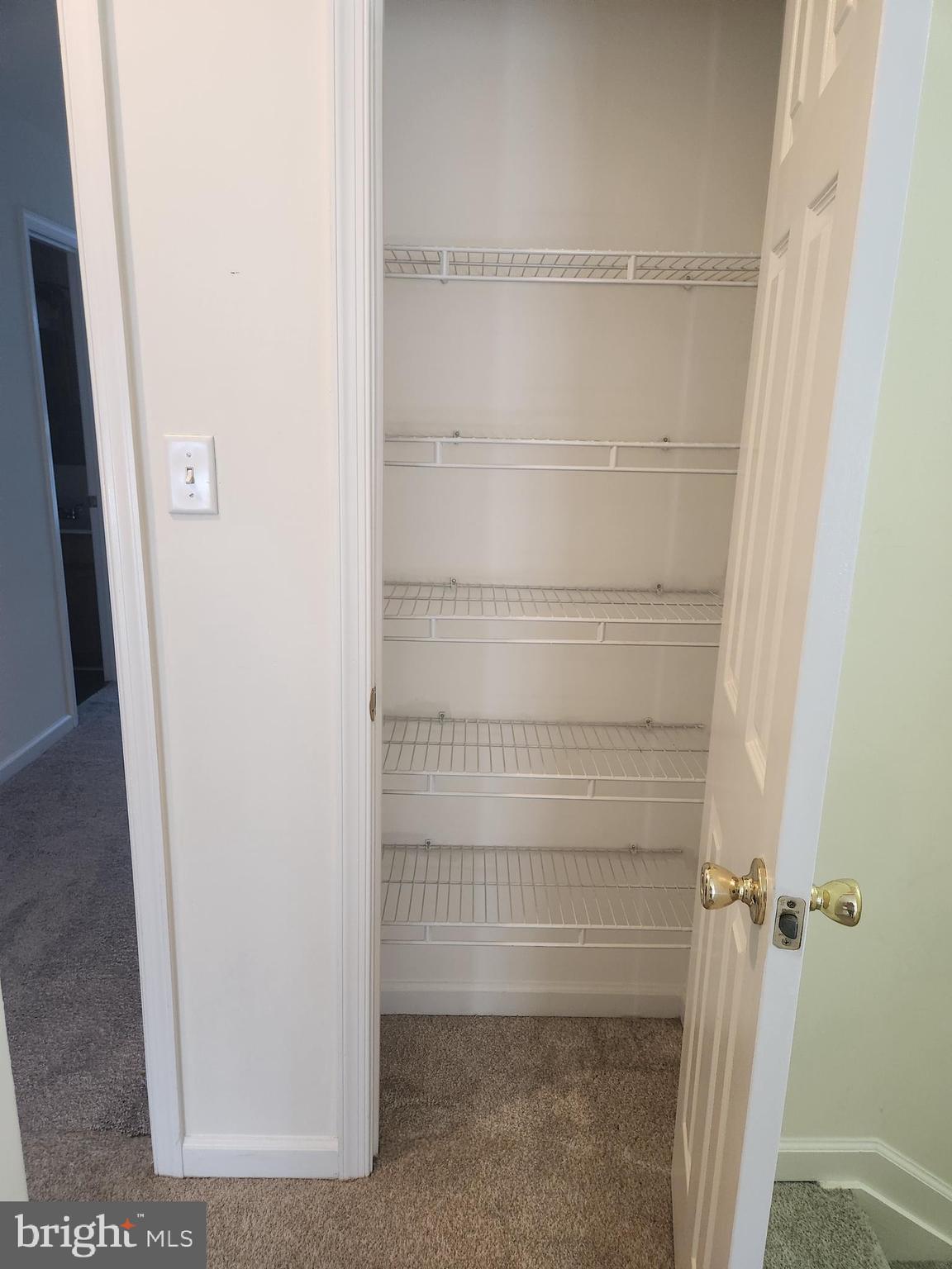 THE TOWNES OF RIDGEWAY - Residential Lease