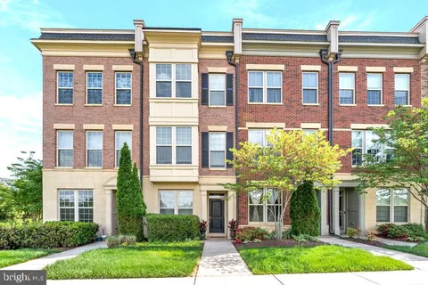 820 Fair Winds Way Unit 285, Oxon Hill, MD MLS: MDPG2151778
