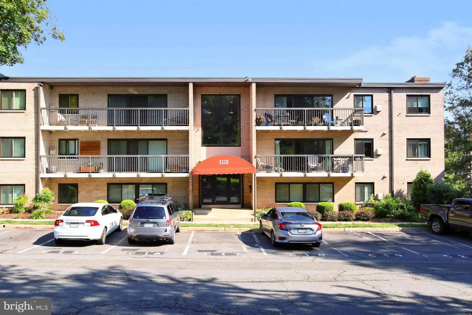 3220 S 28th Street Unit 304, Alexandria, VA 22302