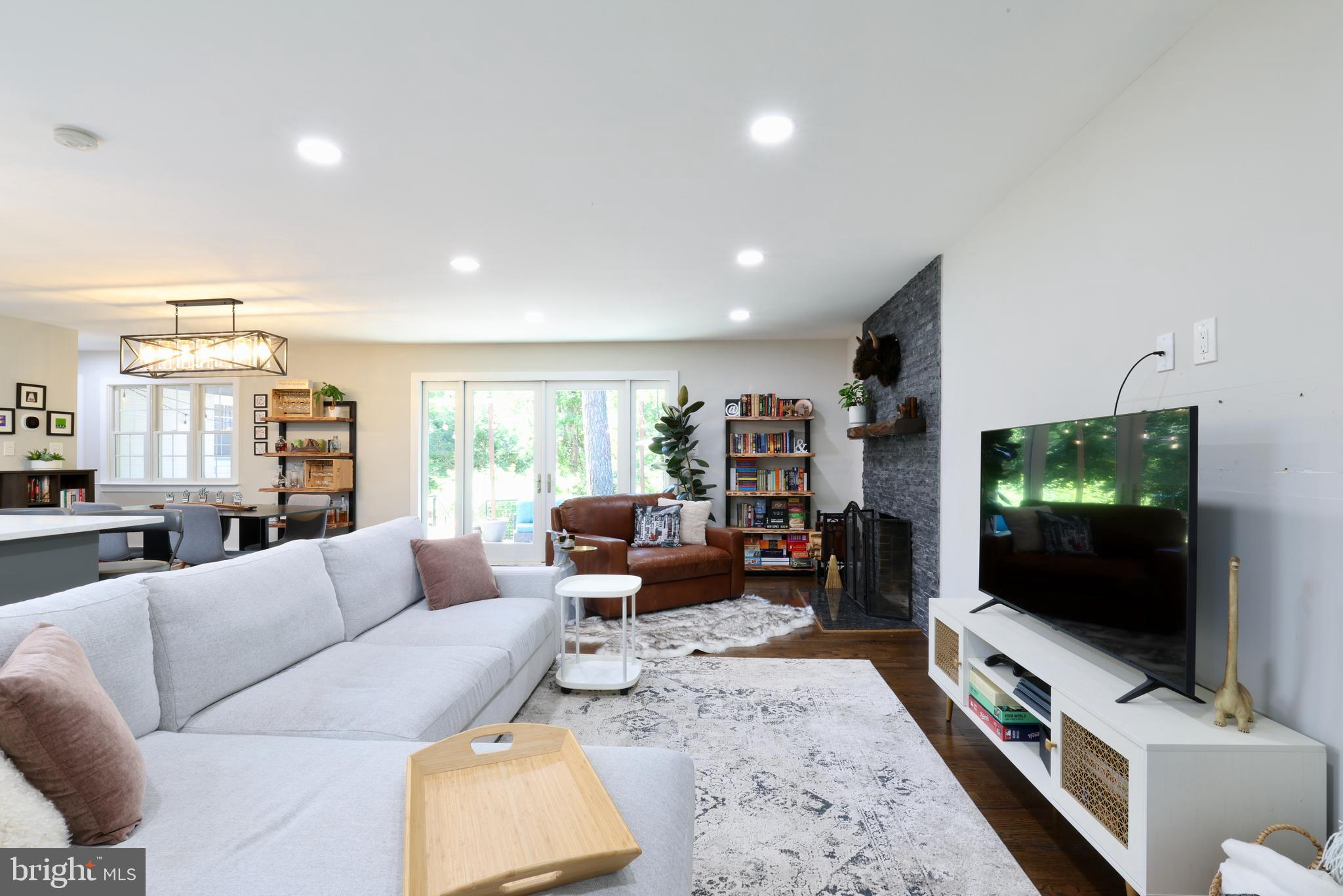 PINECREST - Residential Lease