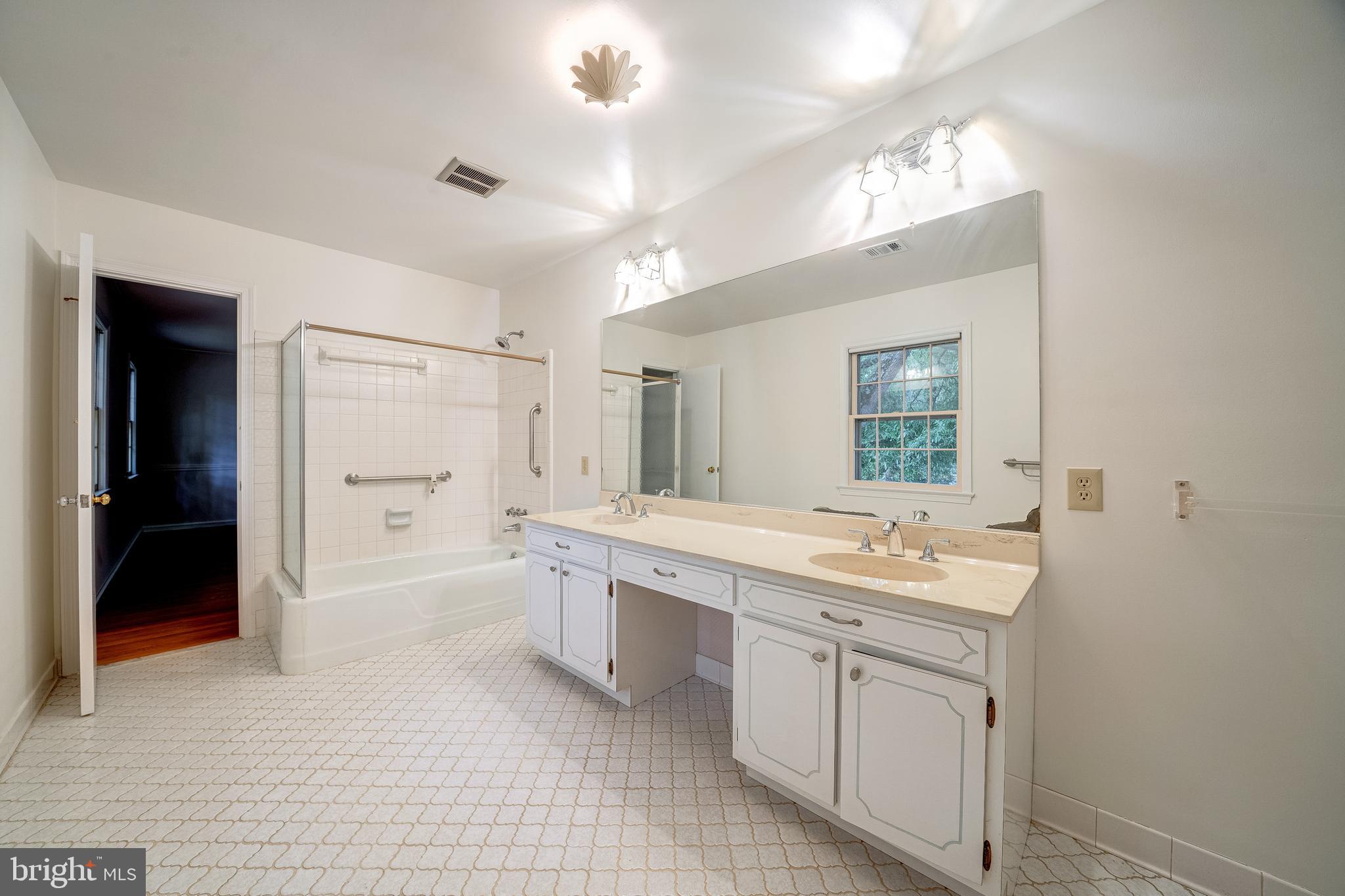 EVERMAY - Residential