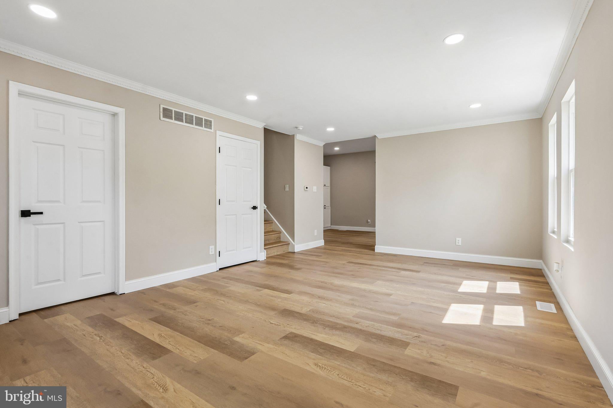 33 COUNTRY LANE