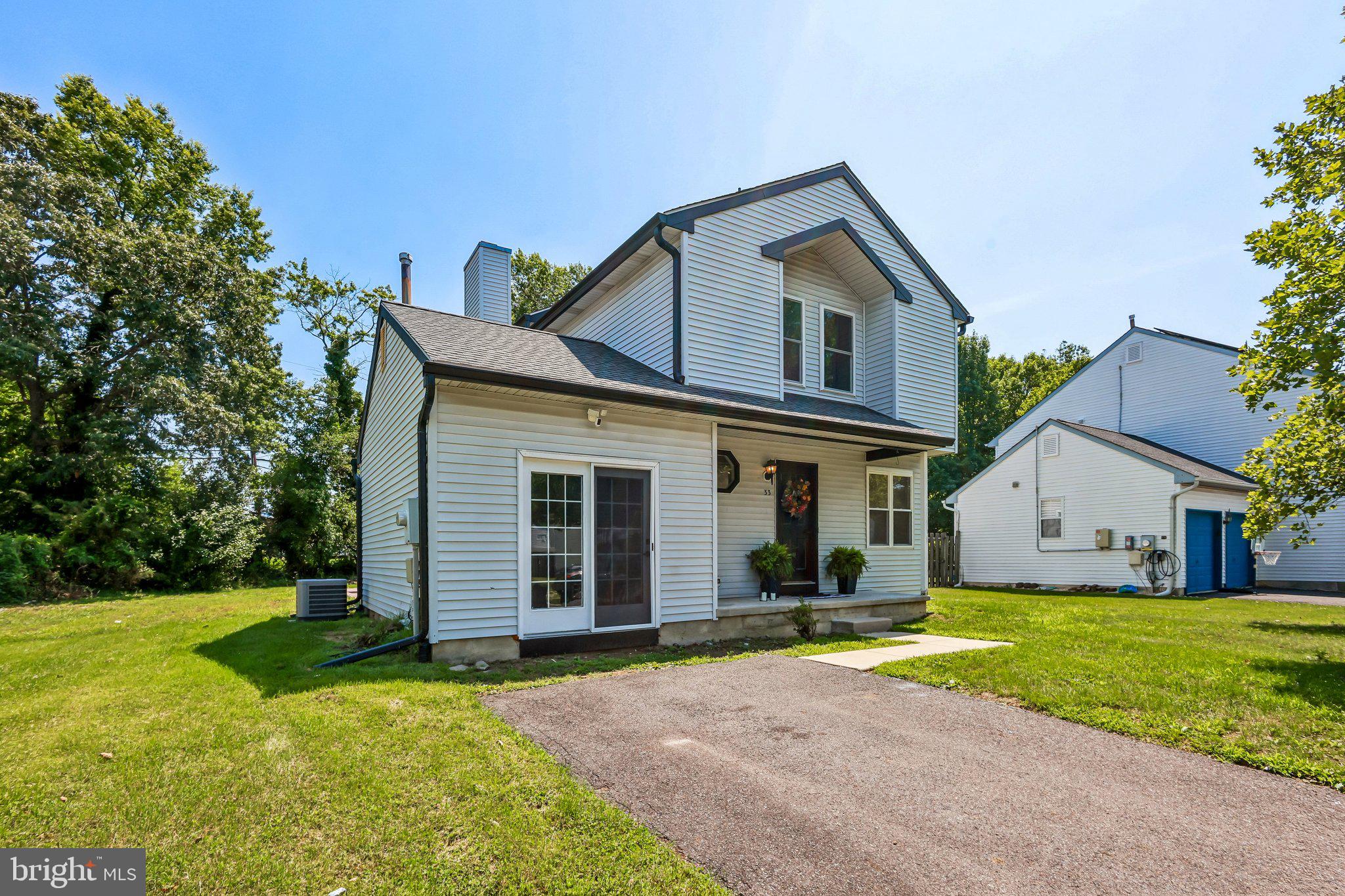 33 COUNTRY LANE