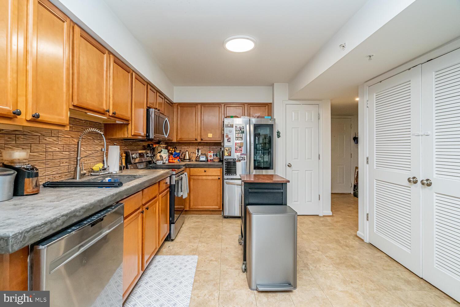 PERRY HALL - Residential