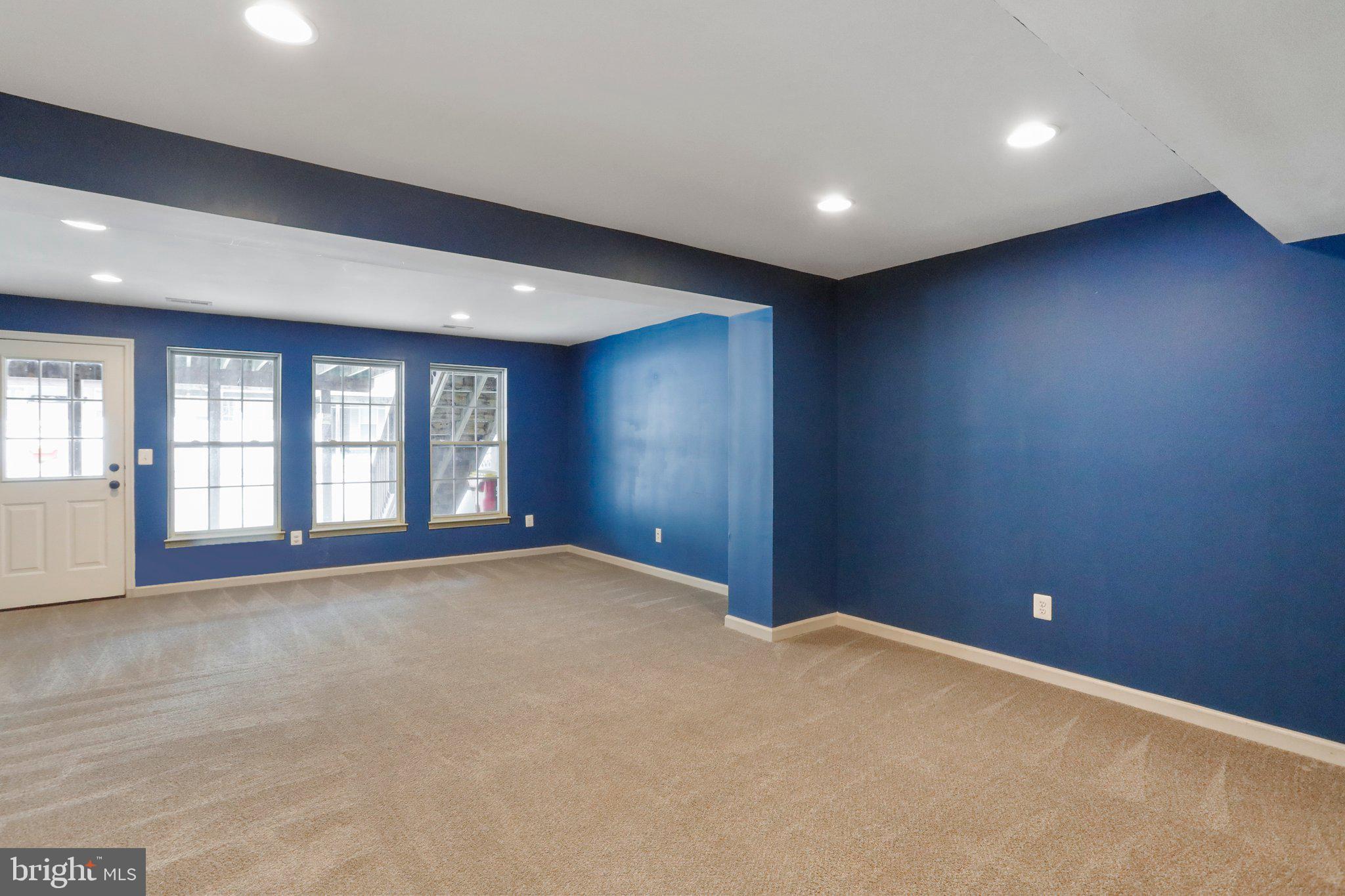 LAKELAND PLACE - Residential Lease