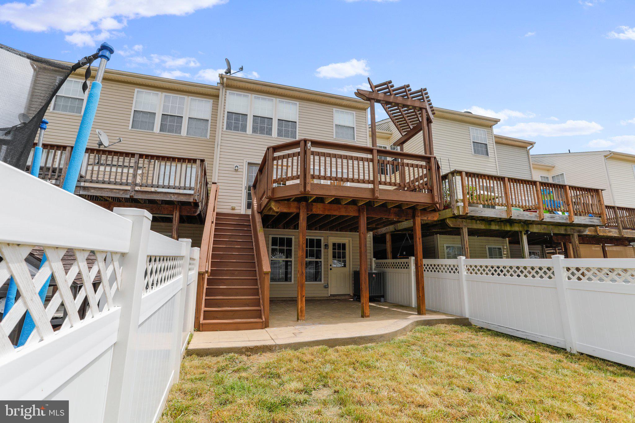 LAKELAND PLACE - Residential Lease