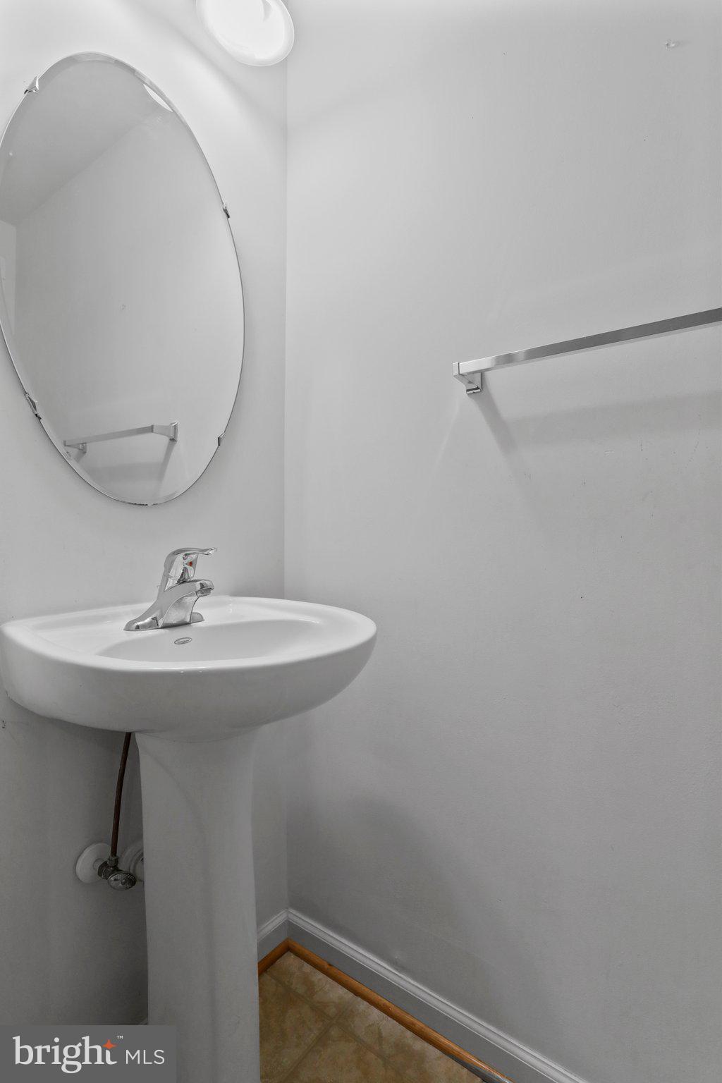 LAKELAND PLACE - Residential Lease