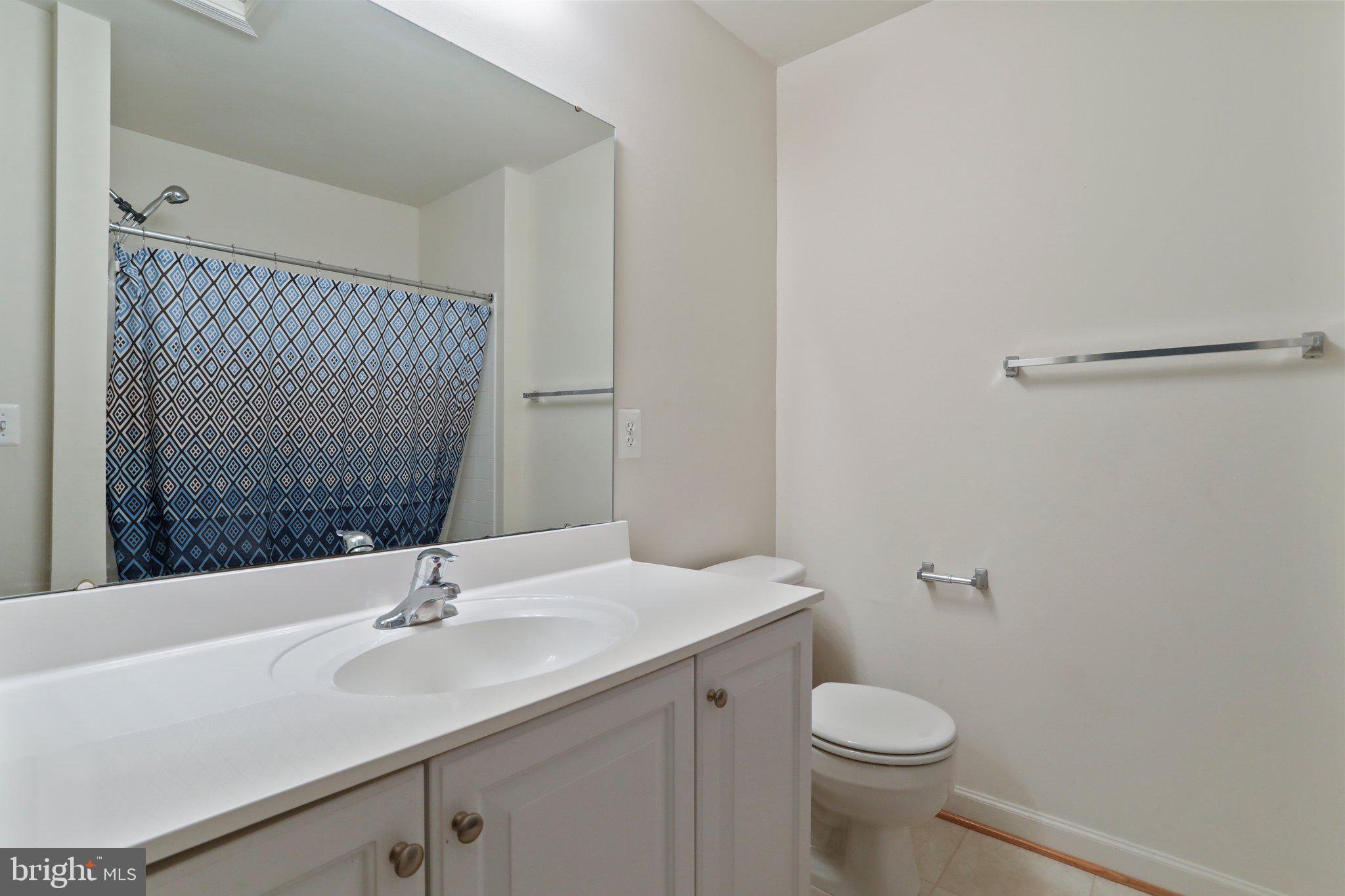 LAKELAND PLACE - Residential Lease