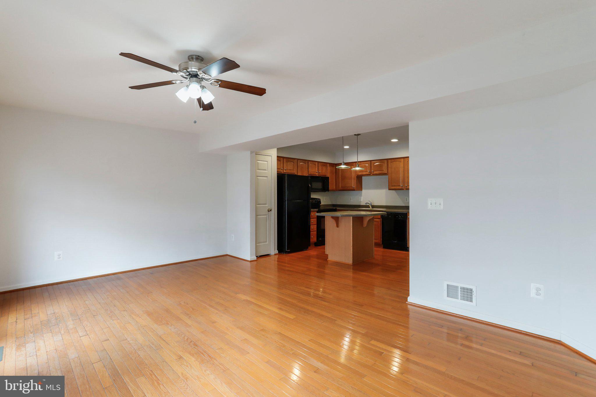 LAKELAND PLACE - Residential Lease