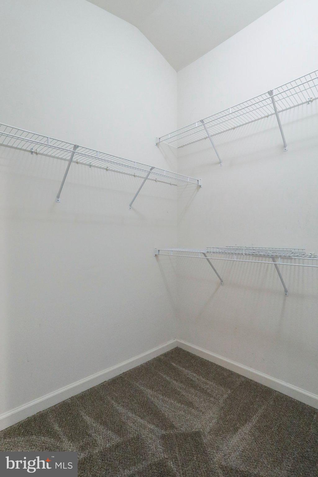 LAKELAND PLACE - Residential Lease