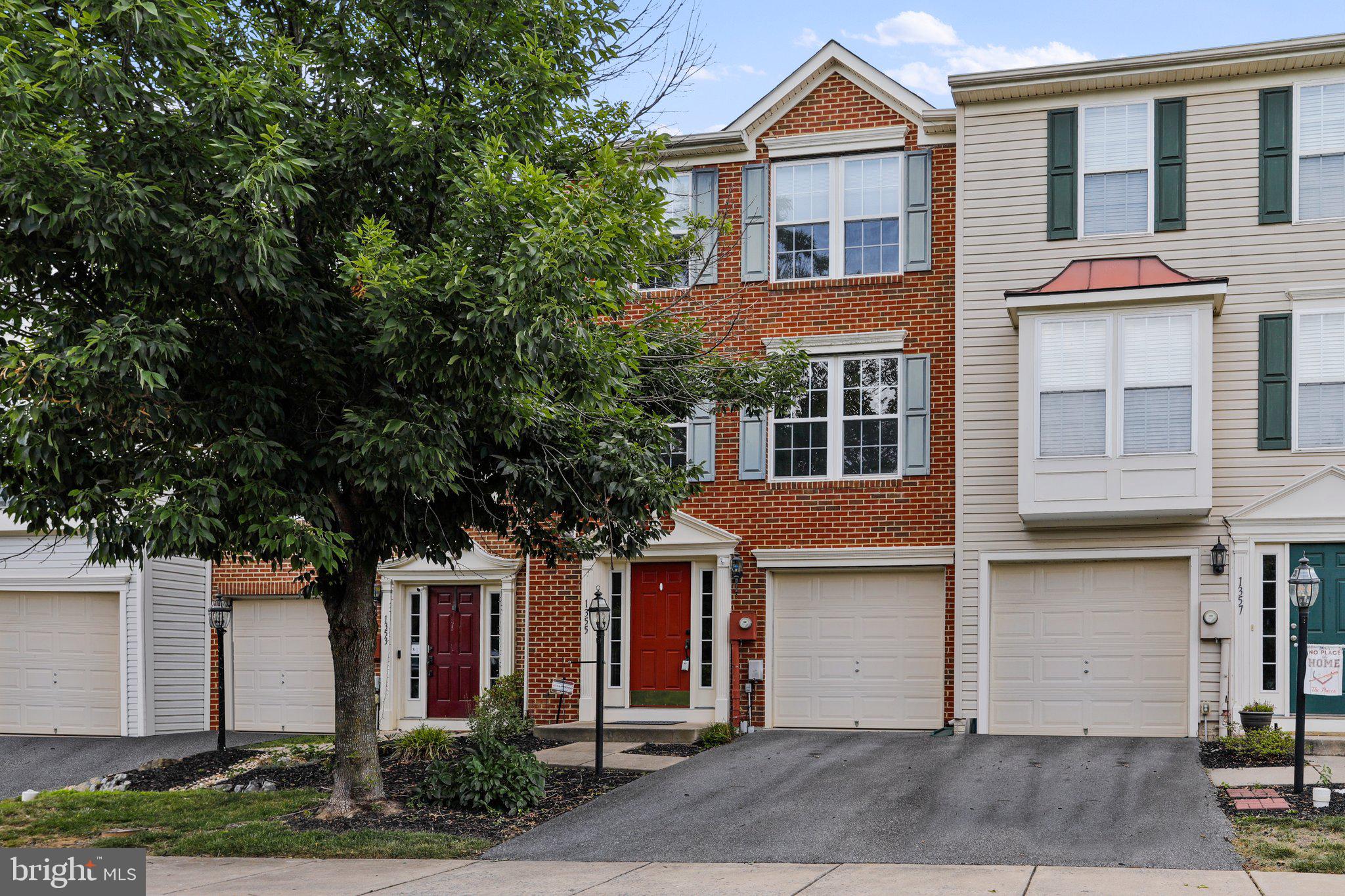 LAKELAND PLACE - Residential Lease