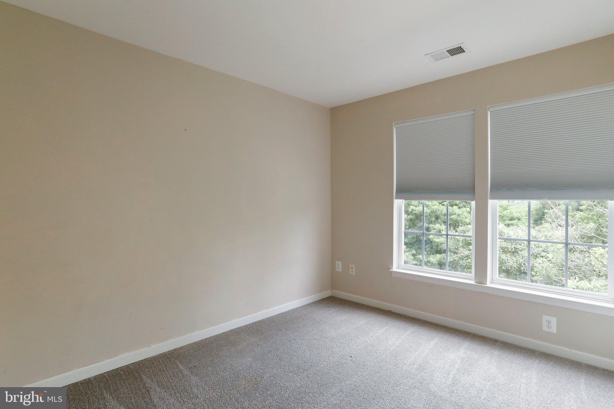 LAKELAND PLACE - Residential Lease