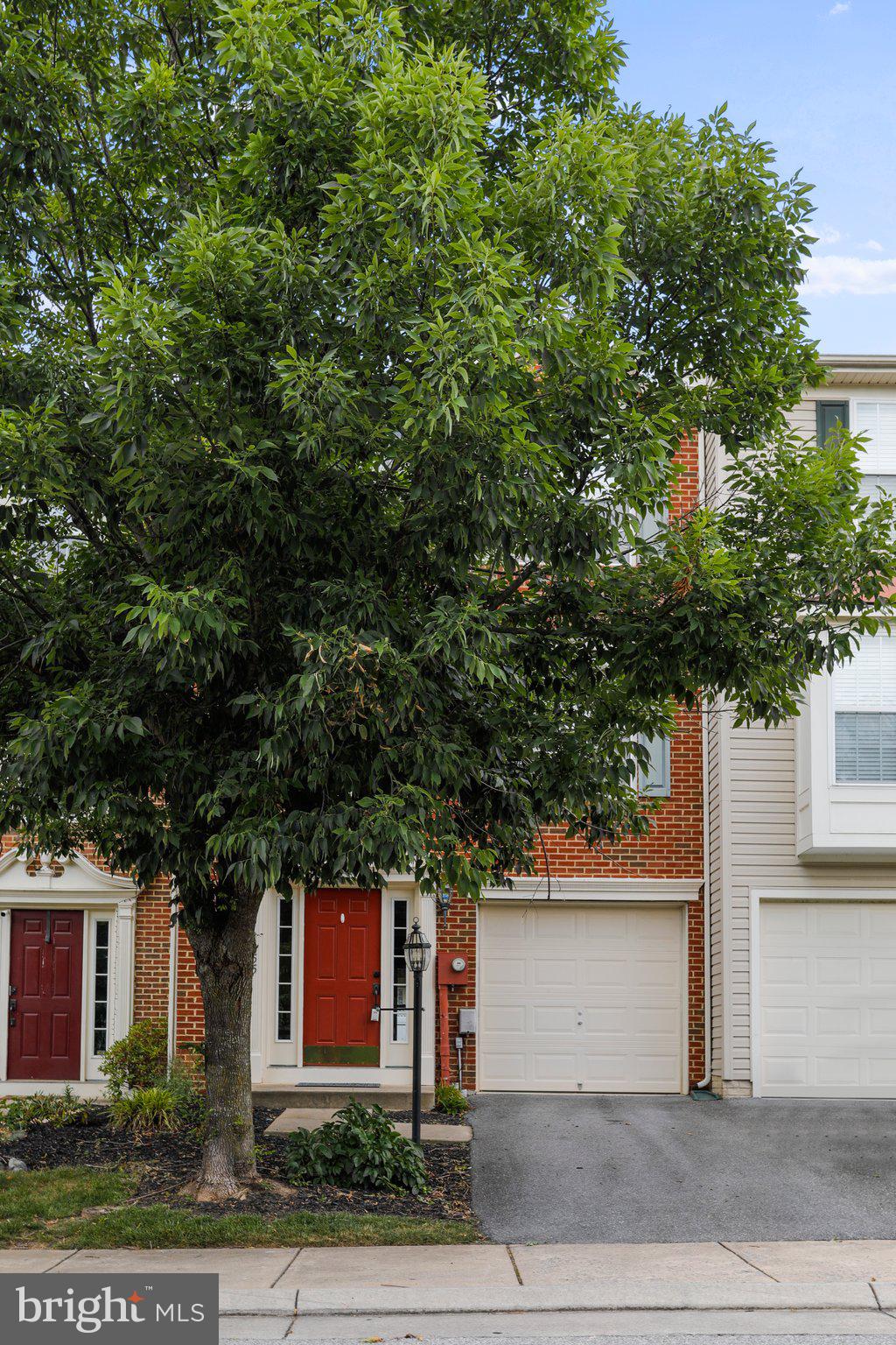 LAKELAND PLACE - Residential Lease