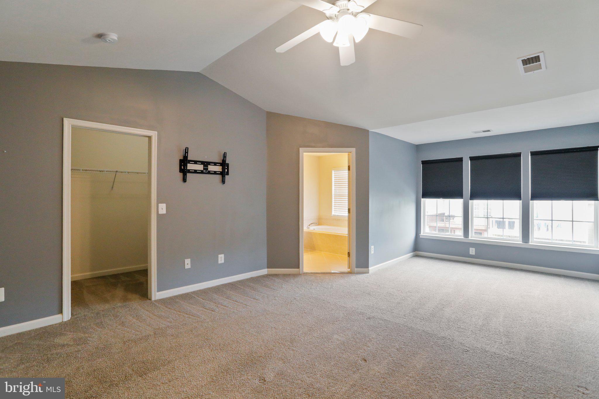 LAKELAND PLACE - Residential Lease