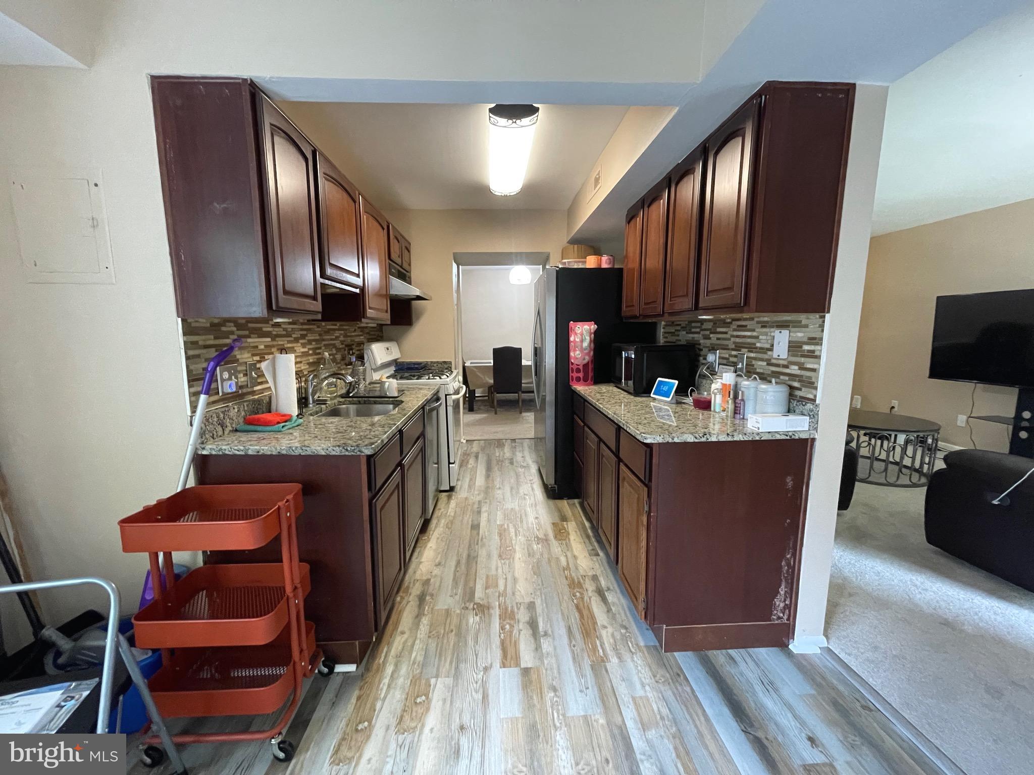 CHERRY GLEN - Residential