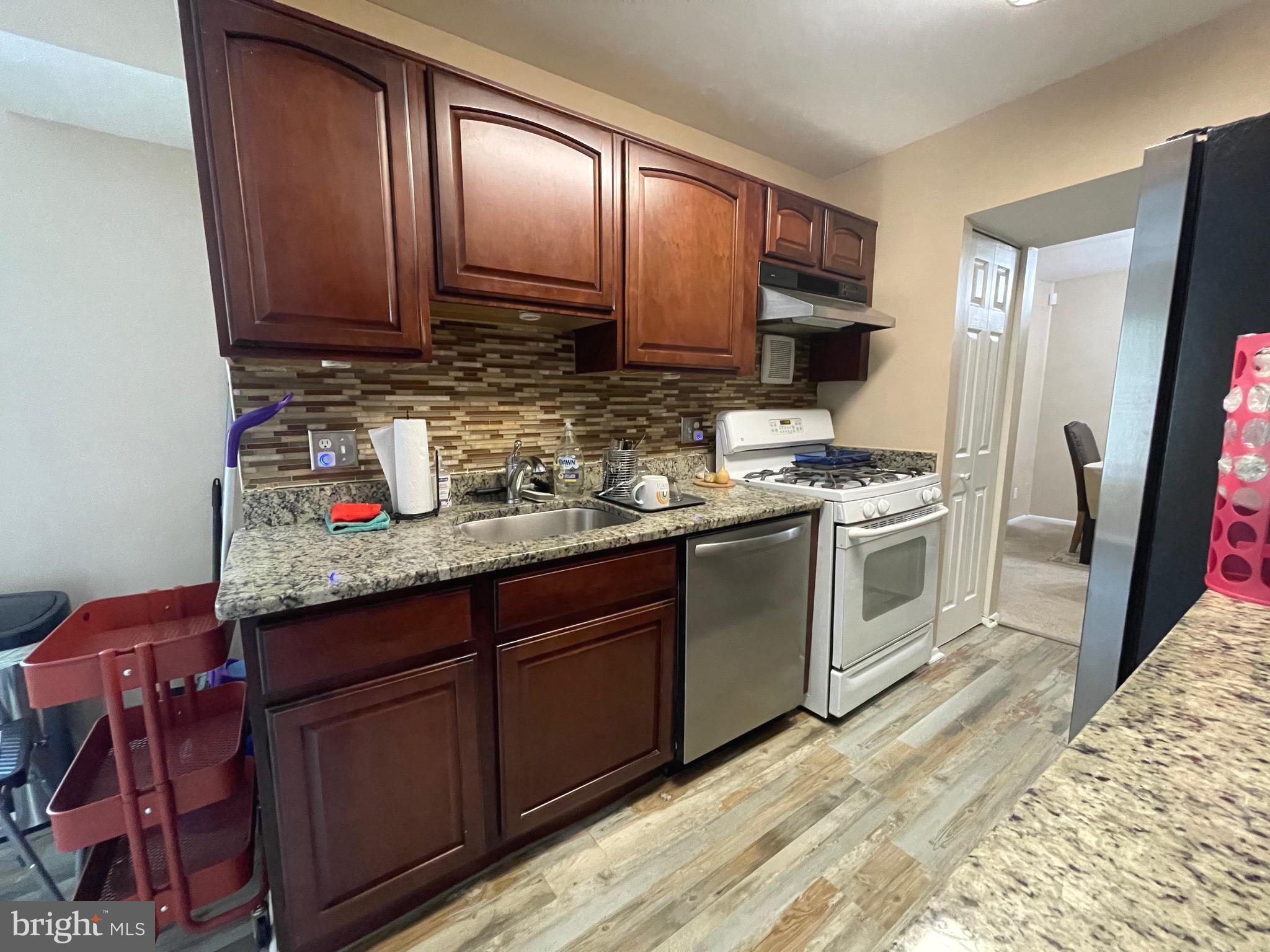 CHERRY GLEN - Residential