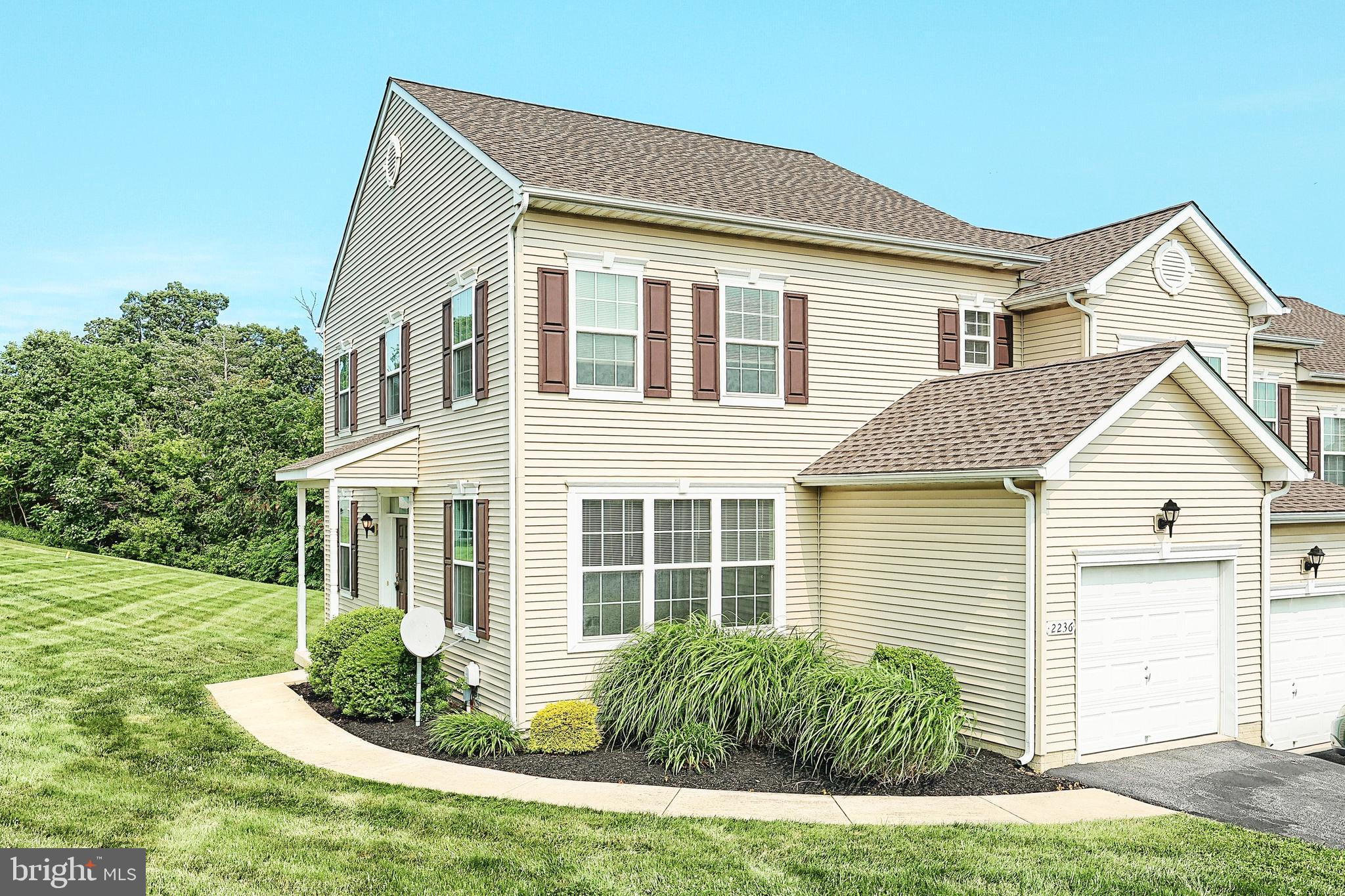 2236 LIVE OAK LANE 2236