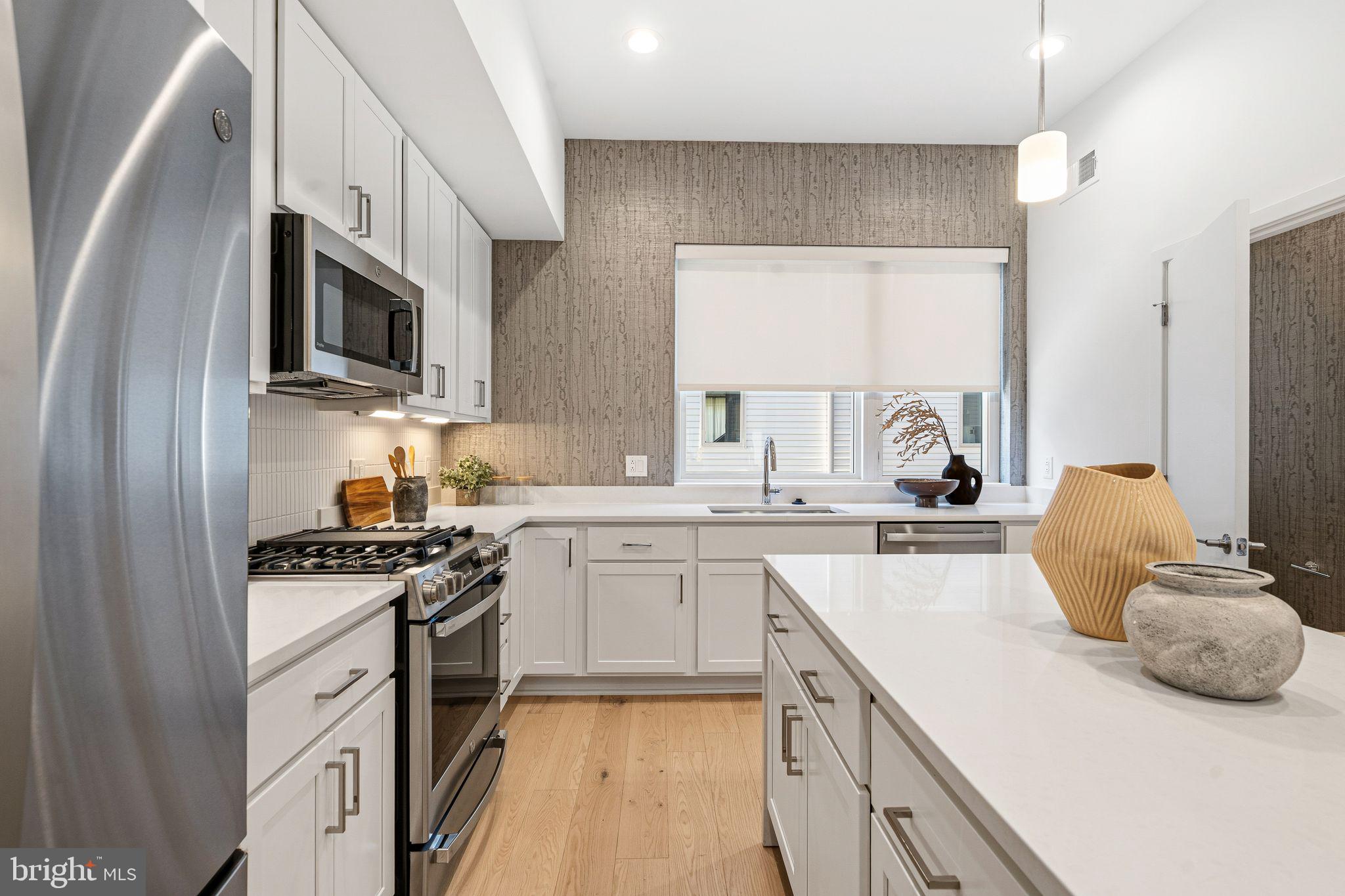 3024 VICE ADMIRAL WAY