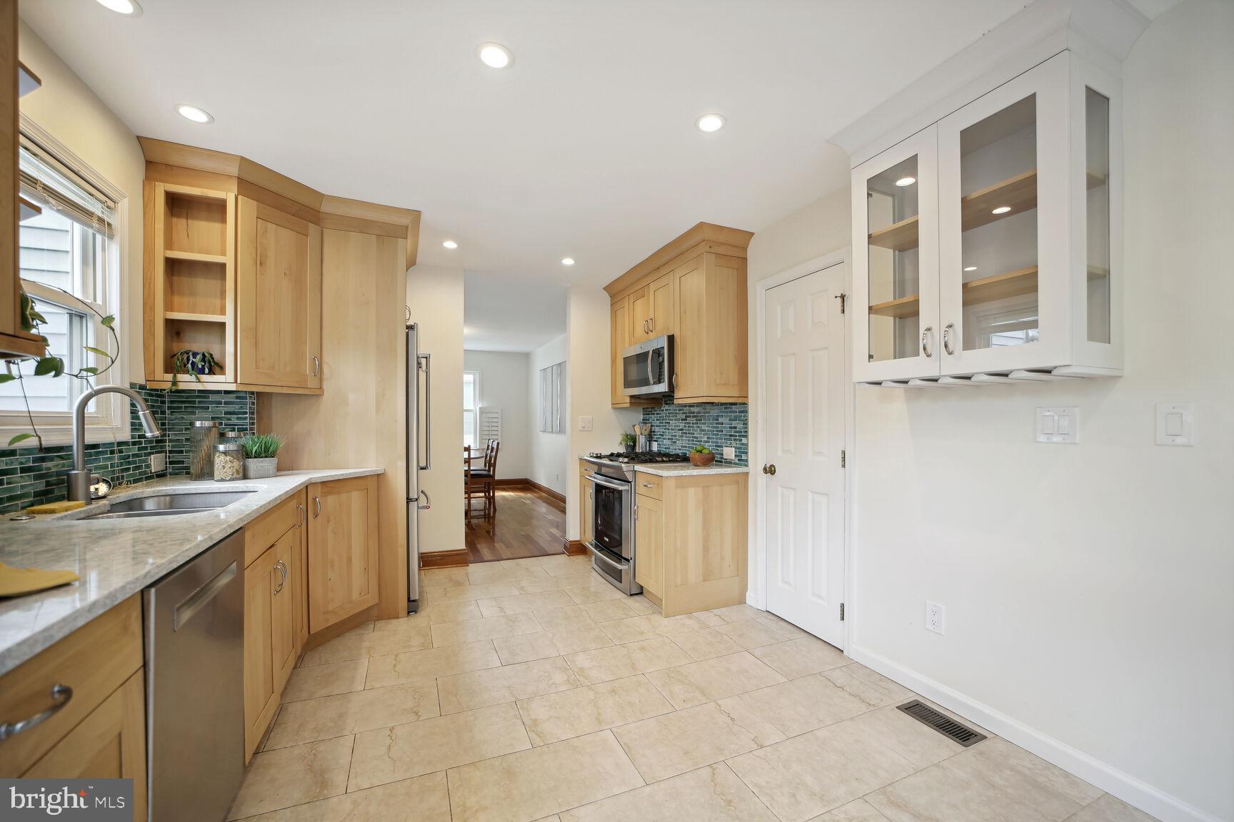 ARLINGTON VILLAGE - Residential