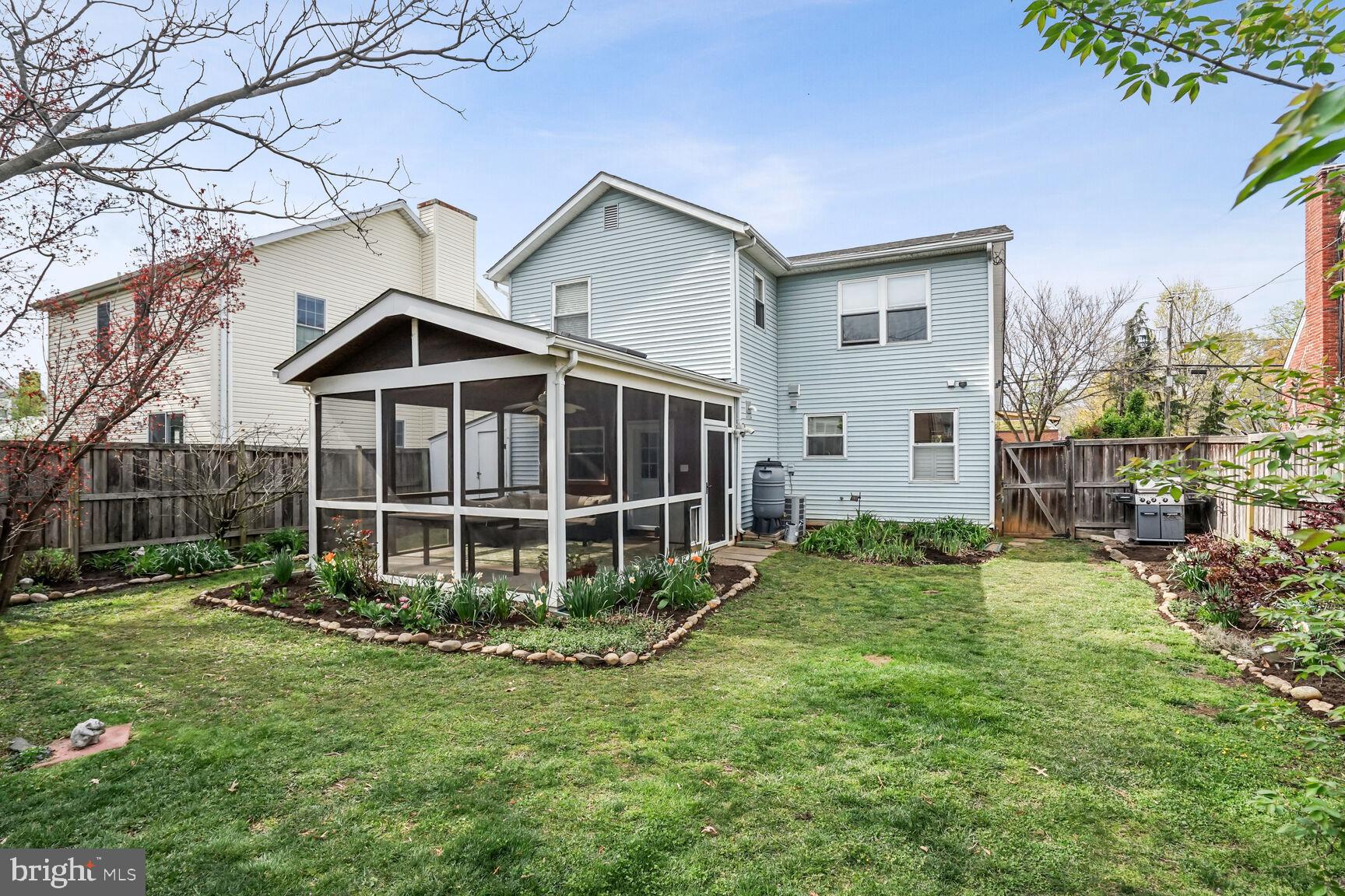 ARLINGTON VILLAGE - Residential