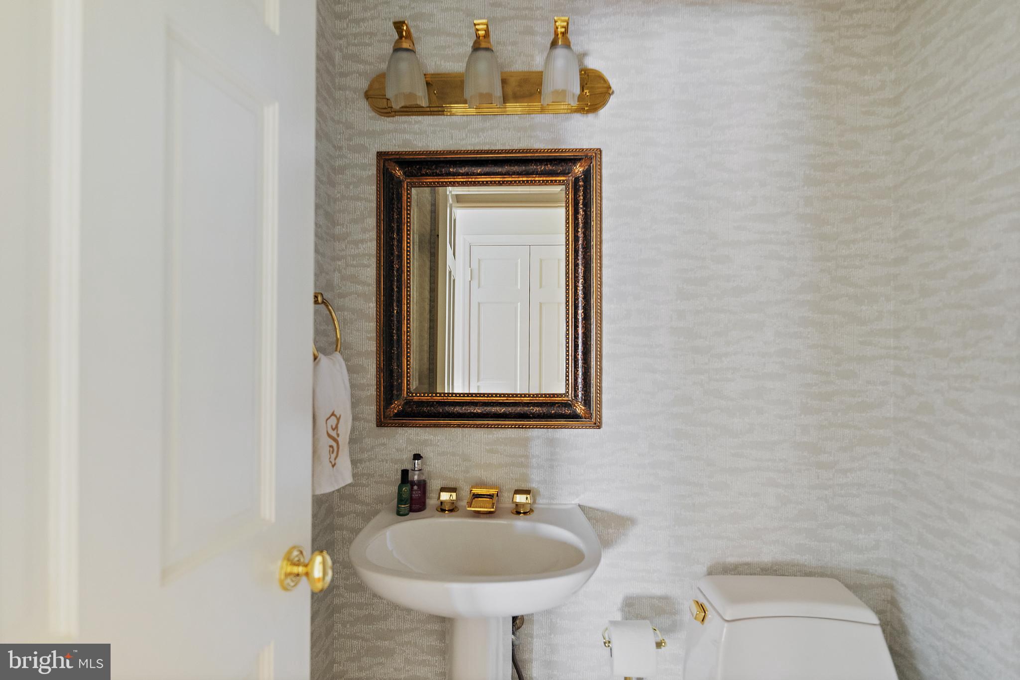 CHESAPEAKE LANDING - Residential