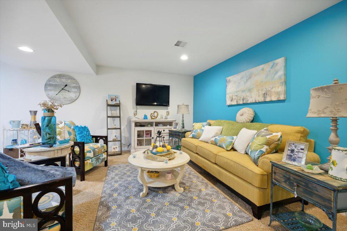 HANOVER WOODS - Residential