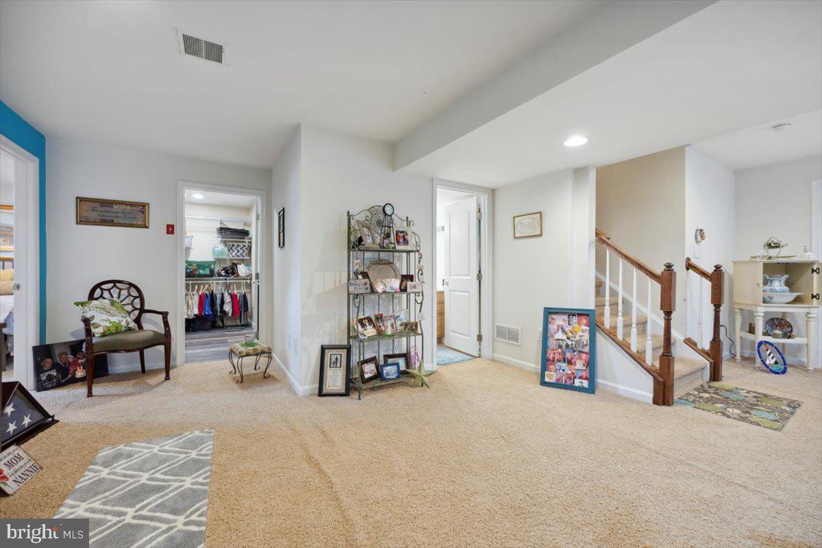 HANOVER WOODS - Residential
