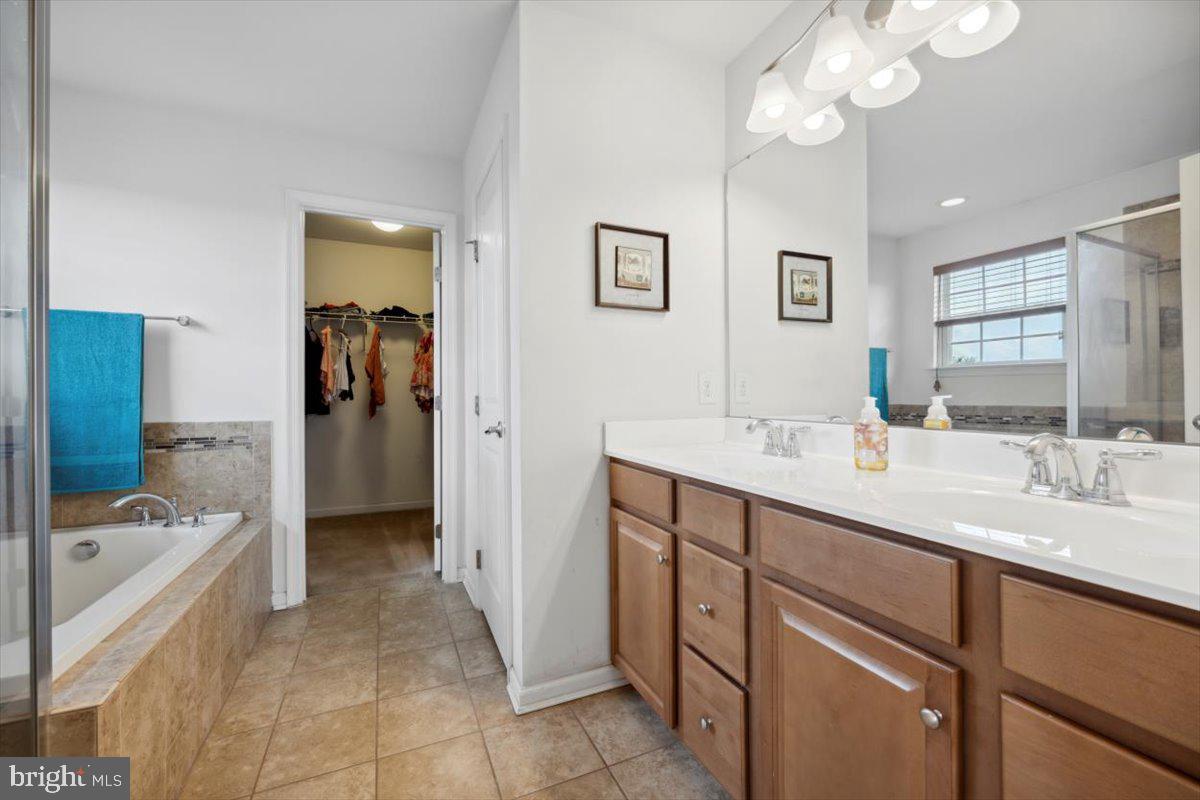 HANOVER WOODS - Residential