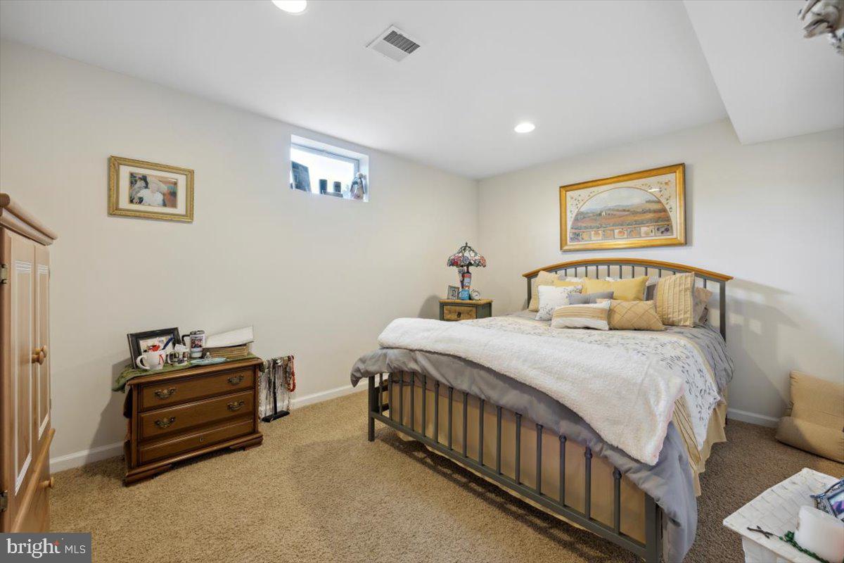 HANOVER WOODS - Residential