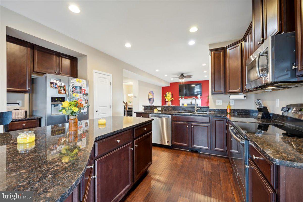 HANOVER WOODS - Residential