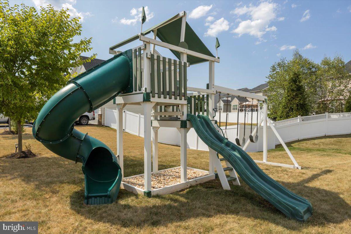 HANOVER WOODS - Residential