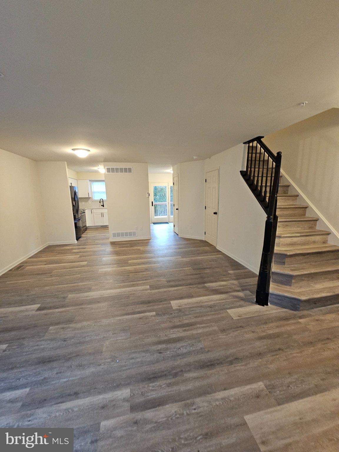 319 BUTTONWOODS ROAD
