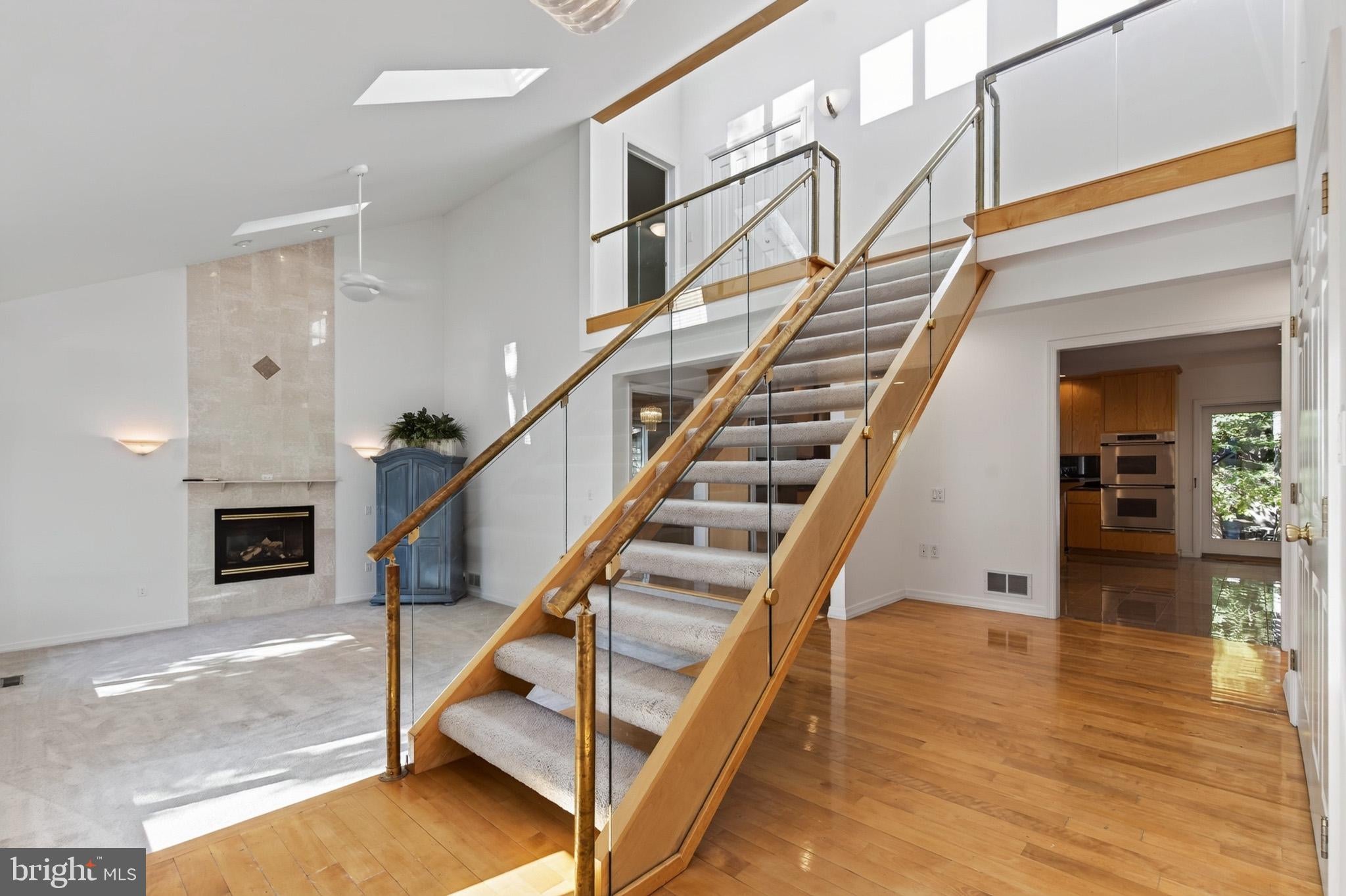 33 OAK COURT