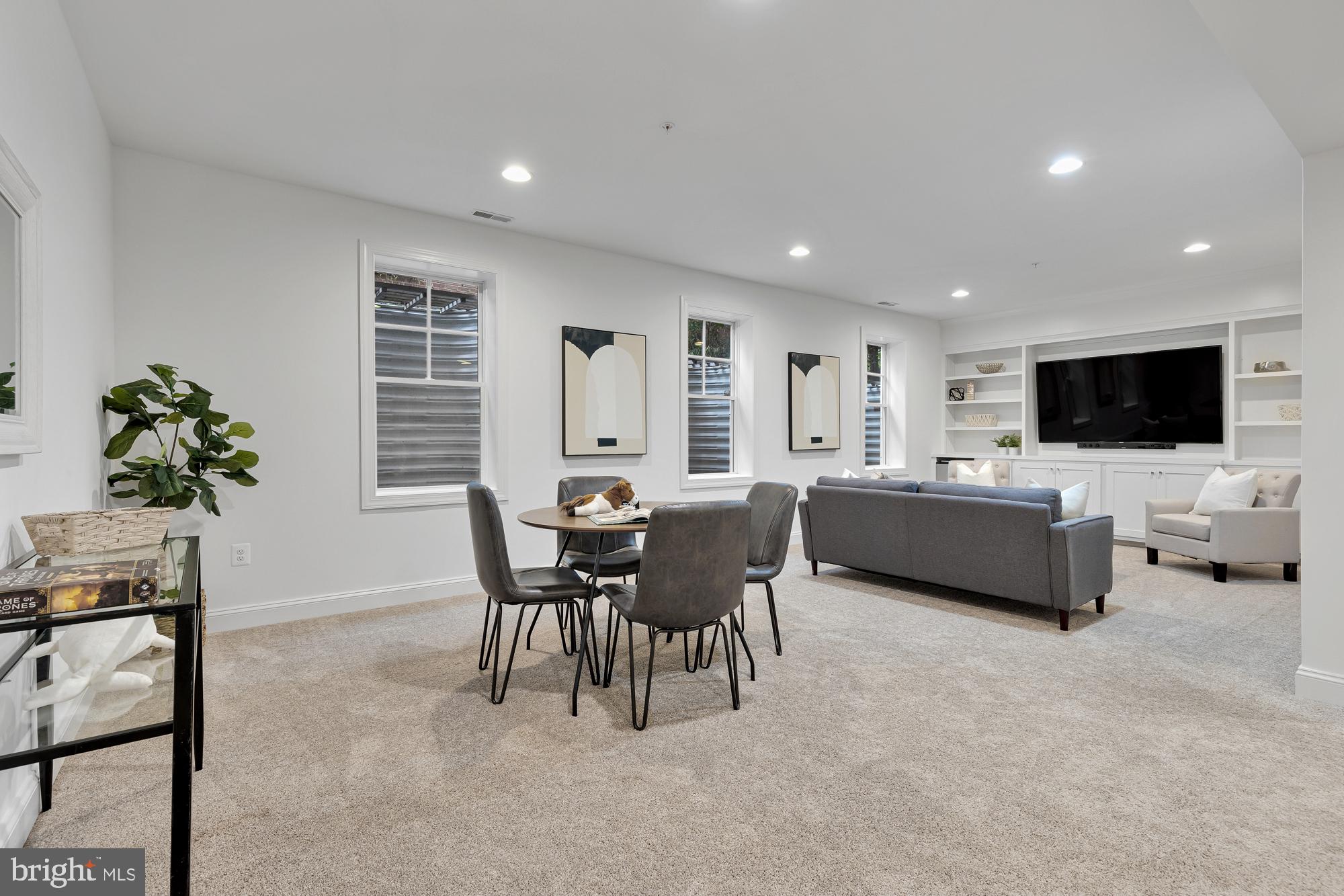 BETHESDA OUTSIDE - Residential