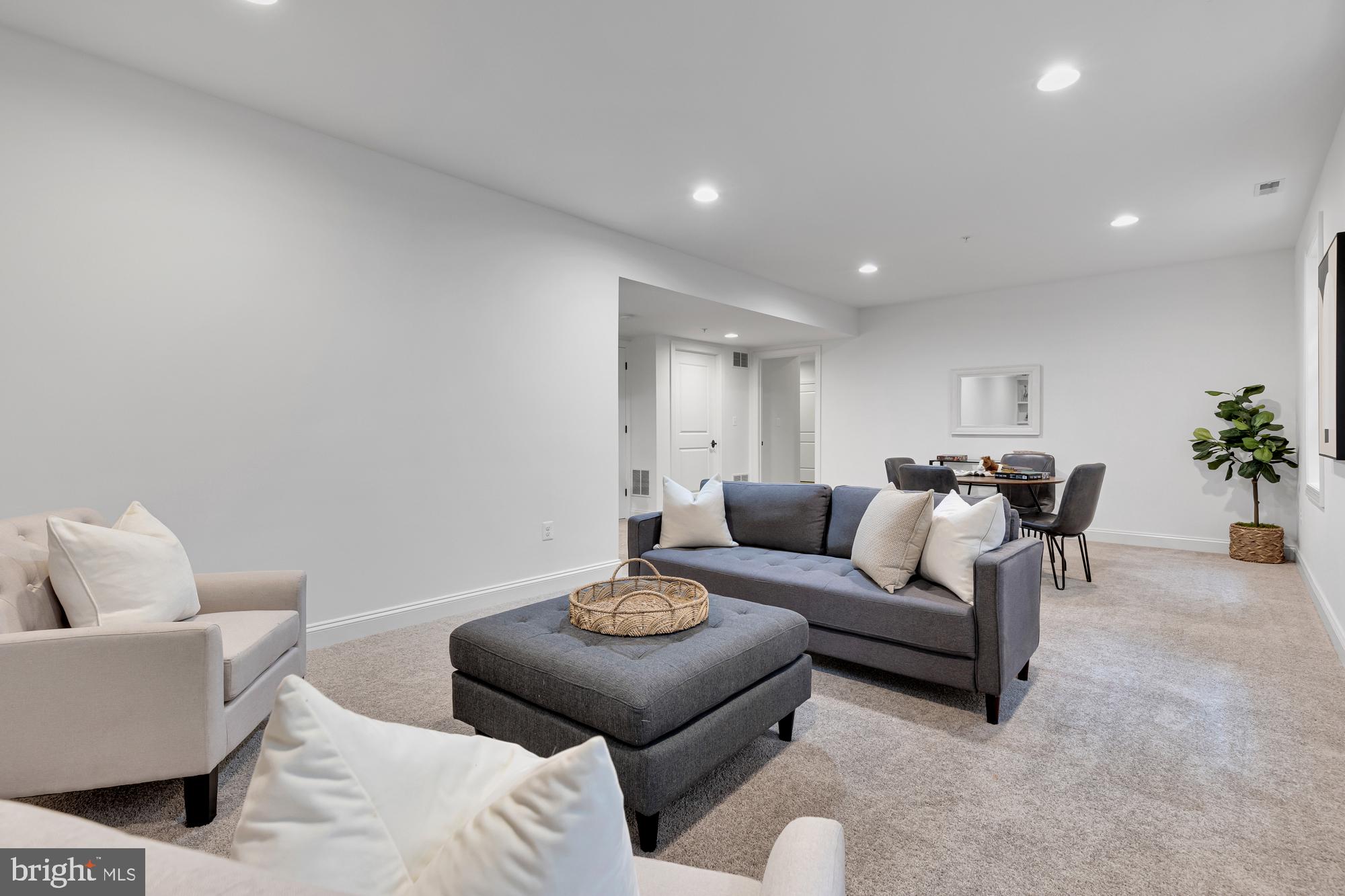 BETHESDA OUTSIDE - Residential