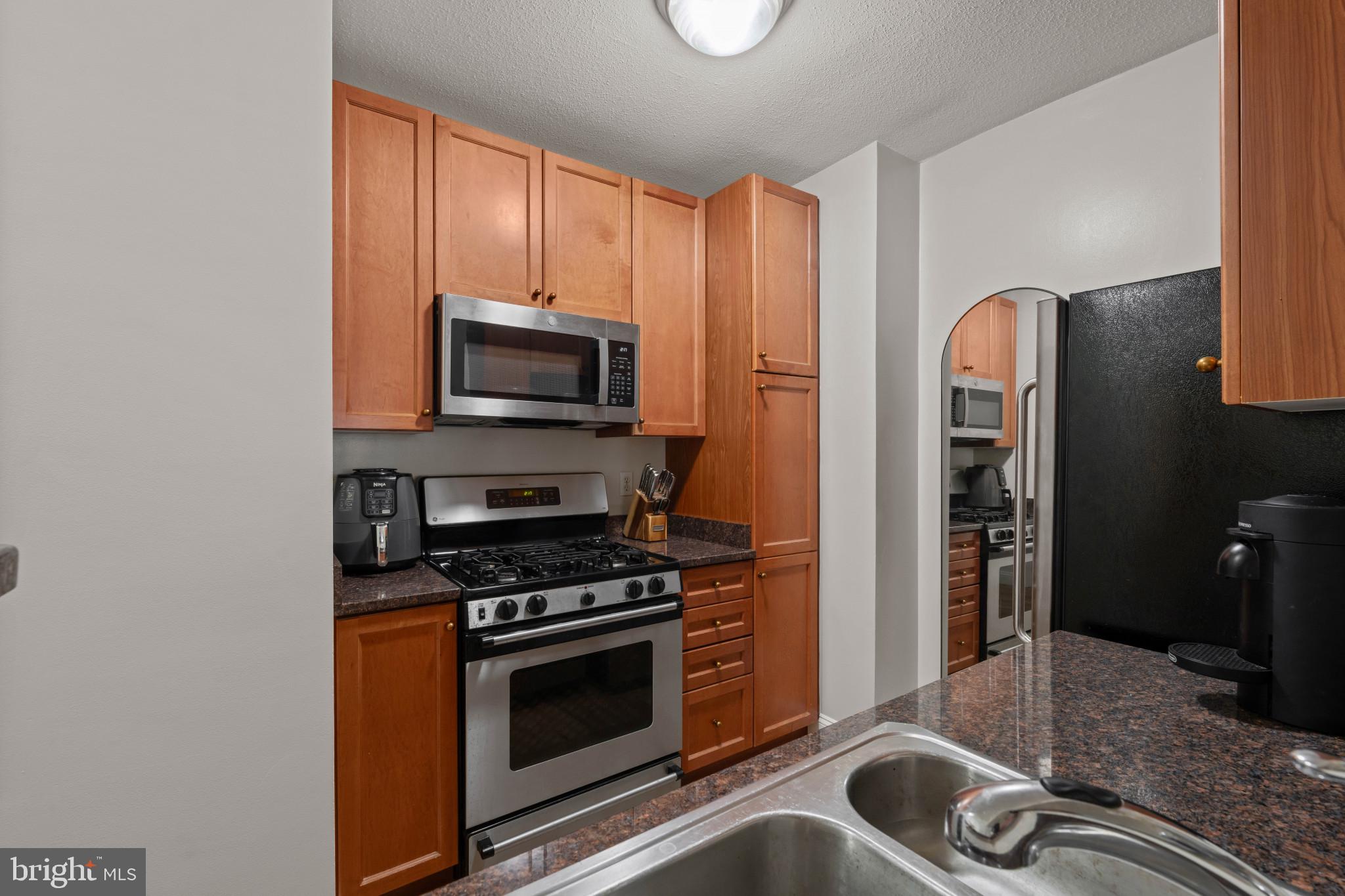 851 N GLEBE ROAD 207